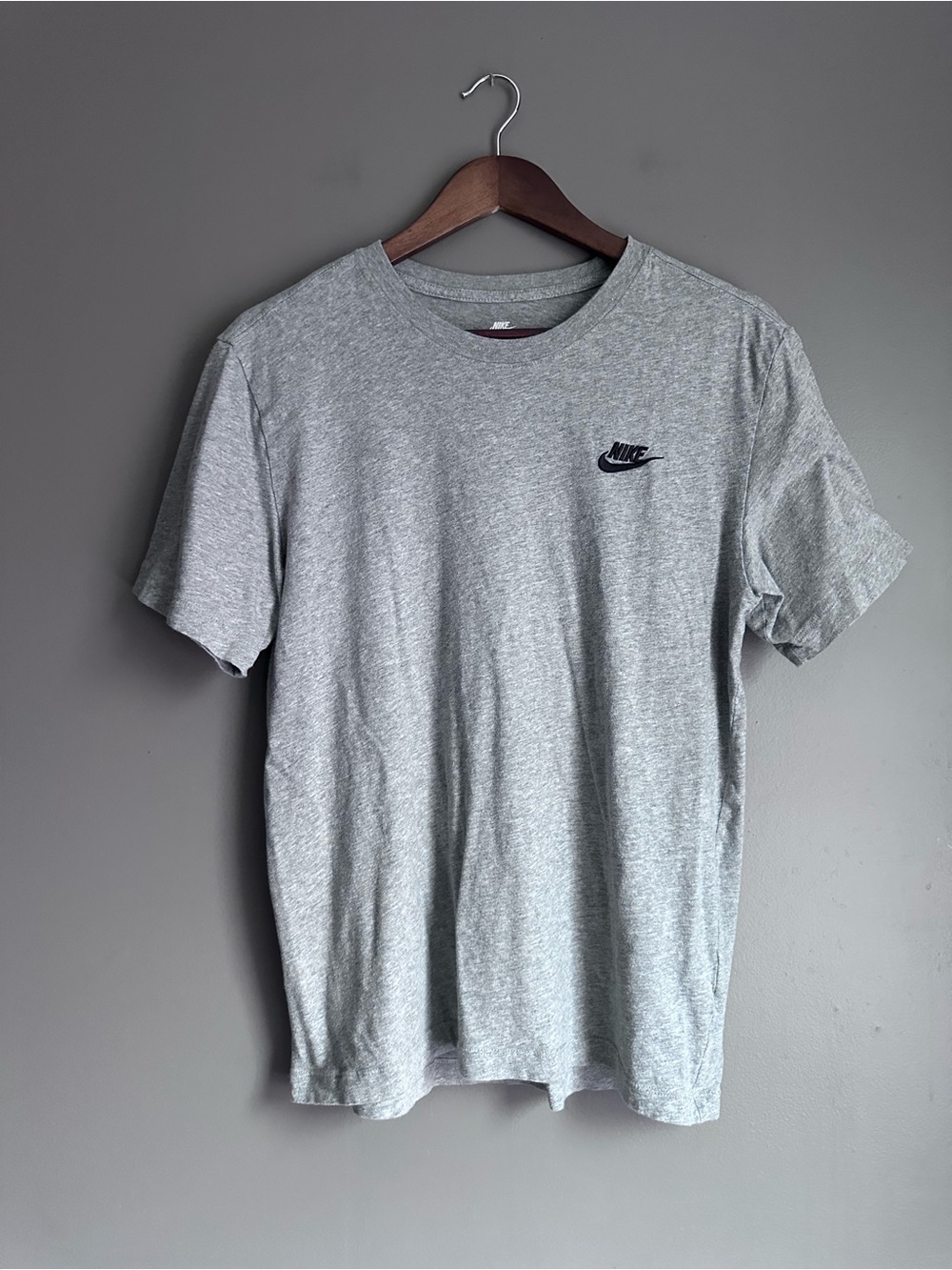 Nike Men’s Gray Cotton T-Shirt Size Small Athletic Casual Tee